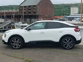 Used Citroën e-C4 Shine 100 kW (136 HP) 2022 White Hatchback