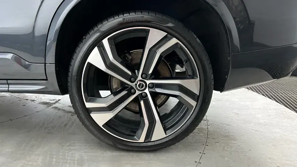Used Volvo XC90 R-Design Pro 250 HP (183 kW) 2022 Grey SUV