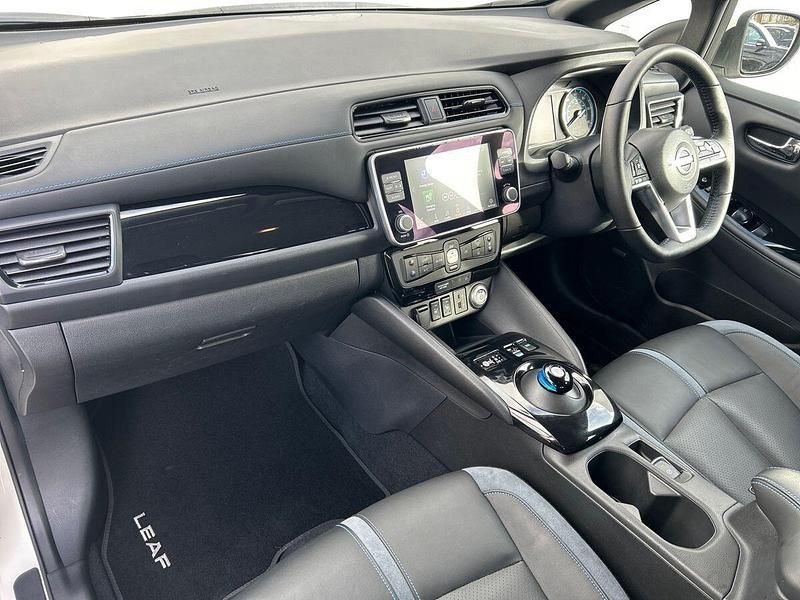 Used Nissan Leaf Tekna 110 kW (150 HP) 2024 White Hatchback