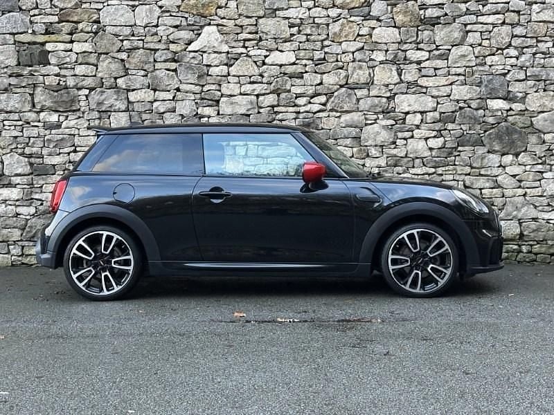 Used Mini Cooper Hatch 134 HP (98 kW) 2023 Black Hatchback
