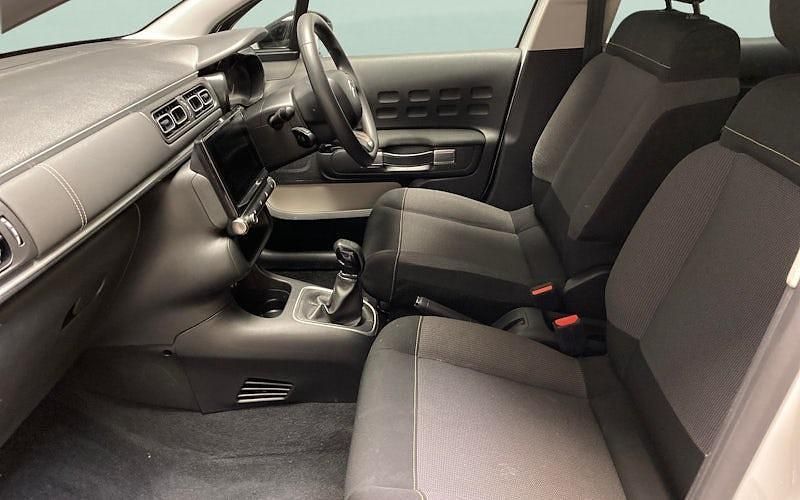 Used Citroën C3 PureTech 83 HP (61 kW) 2023 White Hatchback