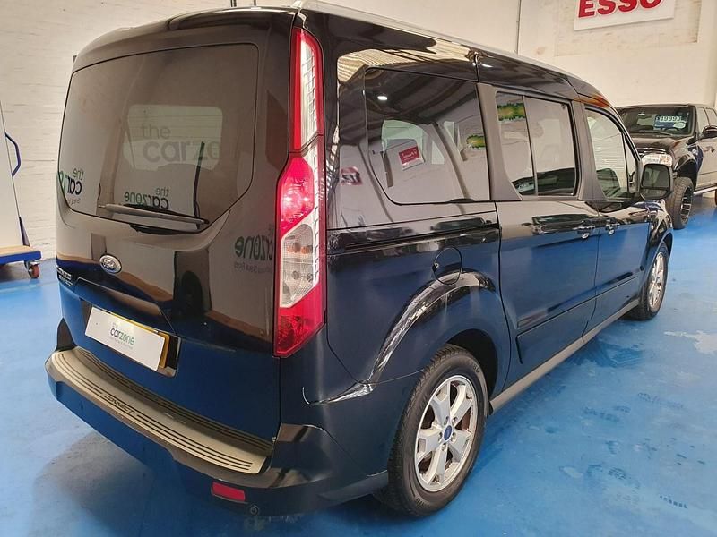 Used Ford Tourneo Connect Titanium 120 HP (88 kW) 2016 Black MPV