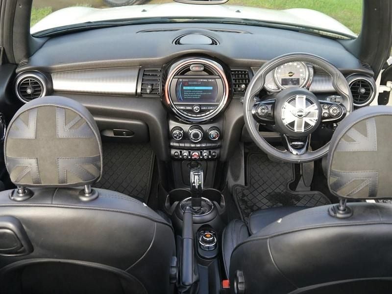 Used Mini Cooper Cabriolet Exclusive 134 HP (98 kW) 2019 Pepper white Cabriolet