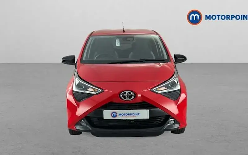 Used Toyota Aygo Trend 72 HP (52 kW) 2021 Red Hatchback