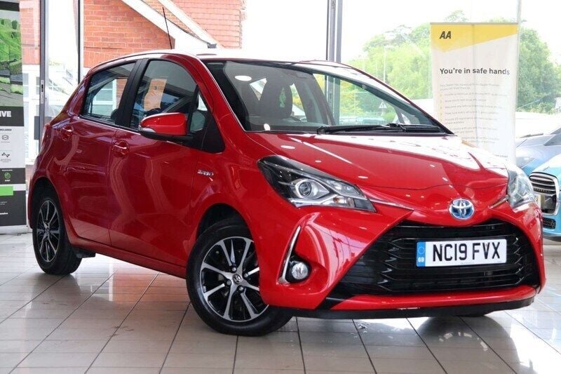 Red Used 2019 Toyota Yaris Hybrid Hatchback | £11,383 (Super price) - Image 1/4