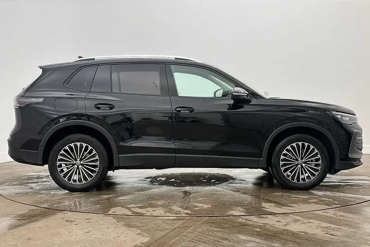 New VW Tiguan Match 204 HP (150 kW) 2025 Black SUV