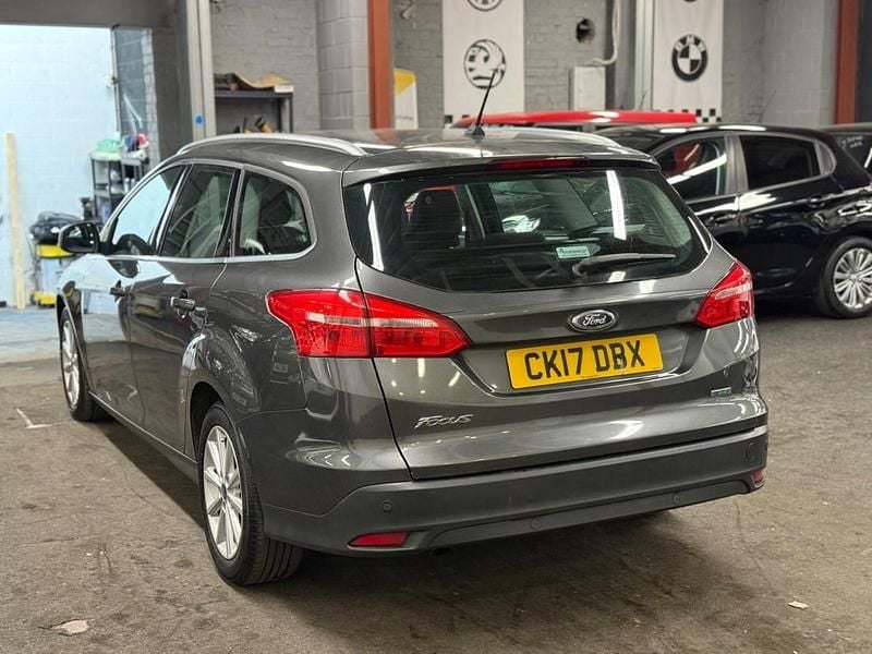 Used Ford Focus Titanium 125 HP (91 kW) 2017 Grey Estate