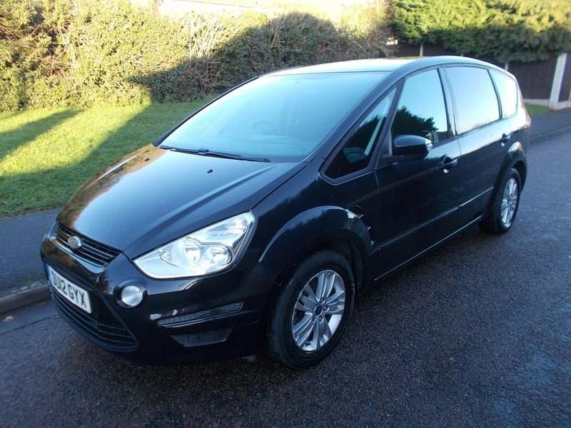 Black Used 2012 Ford S-MAX Zetec MPV | £3,290 (Good price) - Image 1/4