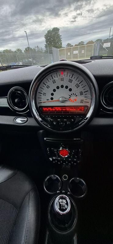 Image 4/4