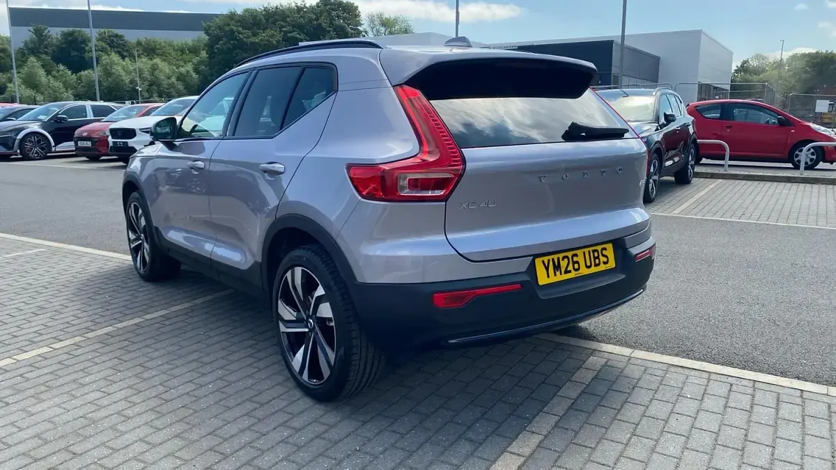 New Volvo XC40 Plus 163 HP (119 kW) 2026 Silver SUV