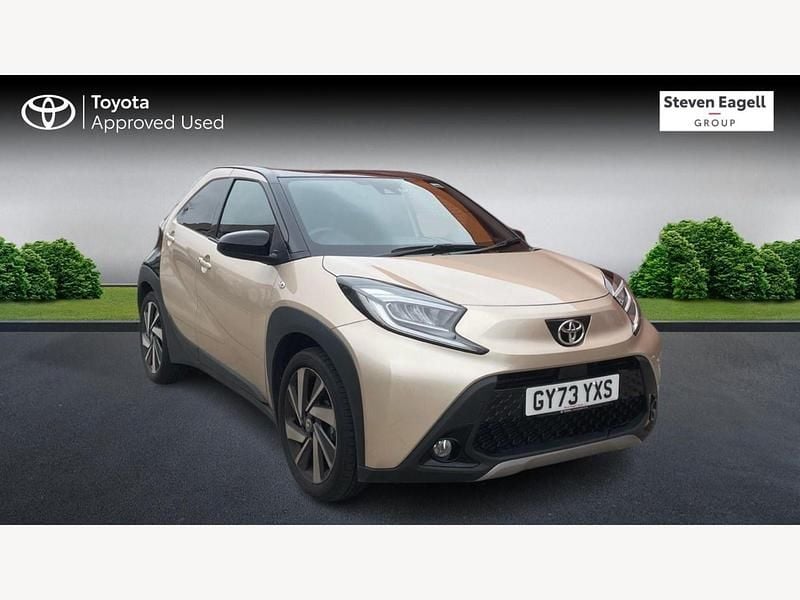 Used Toyota Aygo X 72 HP (52 kW) 2023 Beige SUV