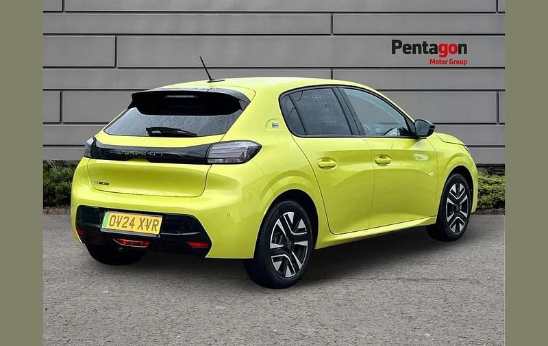 Used Peugeot e-208 Style 100 kW (136 HP) 2024 Yellow Hatchback