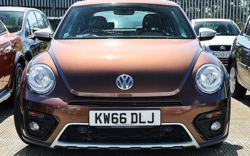 Usado VW Beetle Dune 150 HP (110 kW) 2016 Castanho Citadino