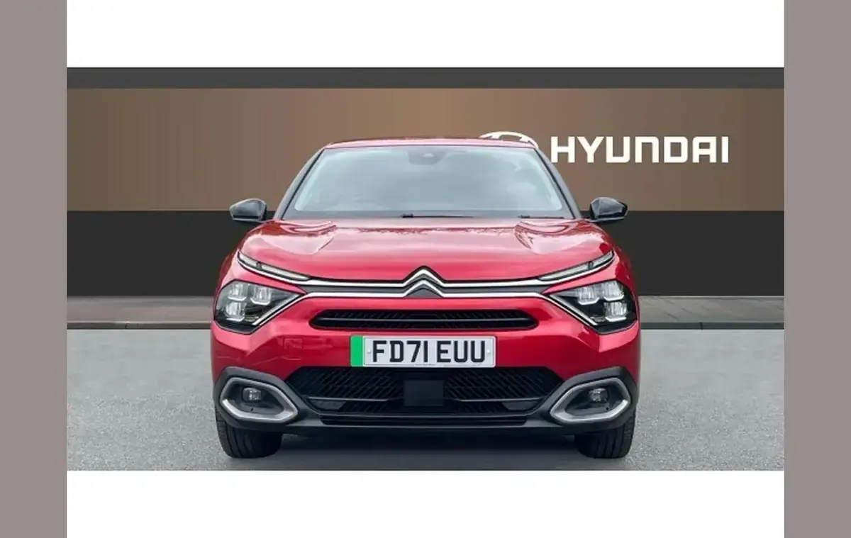 Second-hand Citroën e-C4 Shine 100 kW (136 CP) 2022 Roșu Hatchback