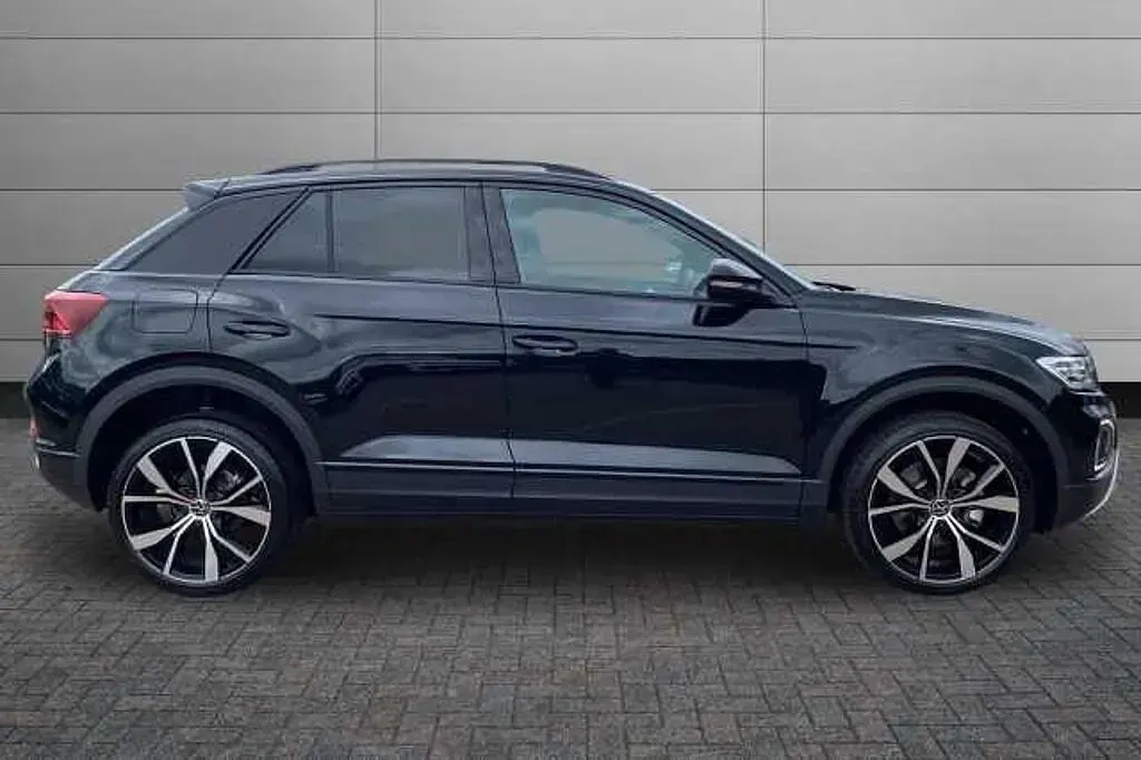 New VW T-Roc Design 150 HP (110 kW) 2026 Black SUV
