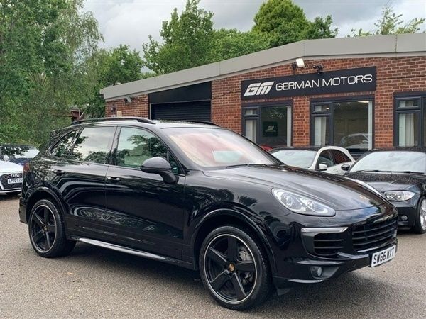 Black Used 2016 Porsche Cayenne Platinum Edition SUV | £26,490 (Expensive) - Image 1/1