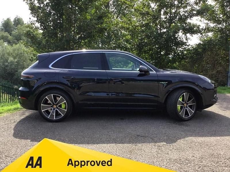 Used Porsche Cayenne Turbo S 671 HP (493 kW) 2019 Blue SUV