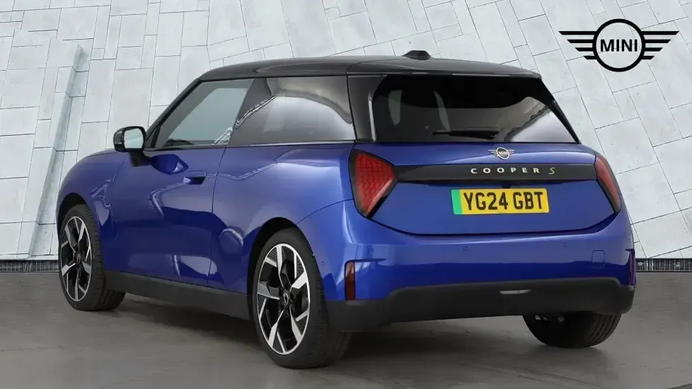 Used Mini Cooper SE Hatch 158 kW (215 HP) 2024 Blue Hatchback