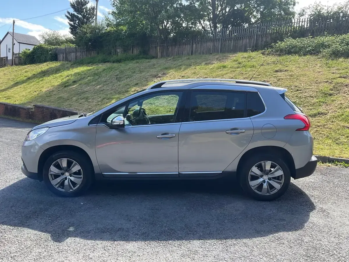 Used Peugeot 2008 Allure 82 HP (60 kW) 2013 Grey SUV