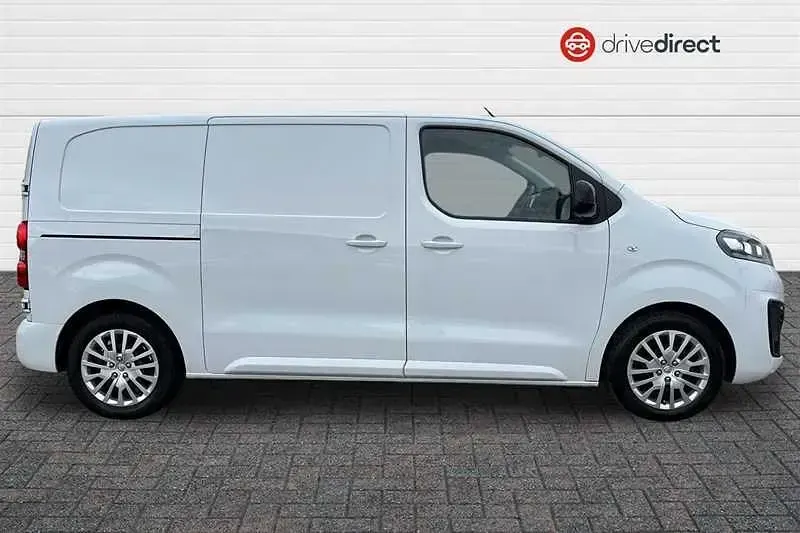 Usado Vauxhall Vivaro S 120 HP (88 kW) 2024 Branco Monovolume