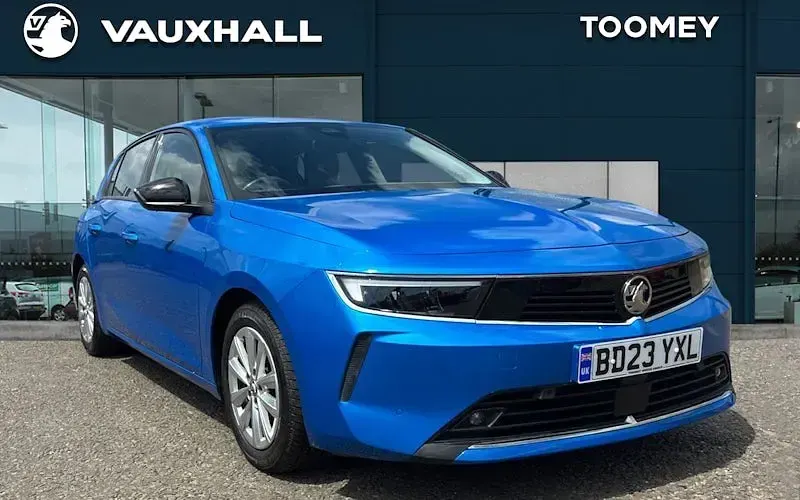Used Vauxhall Astra Design Edition 131 HP (96 kW) 2023 Hatchback