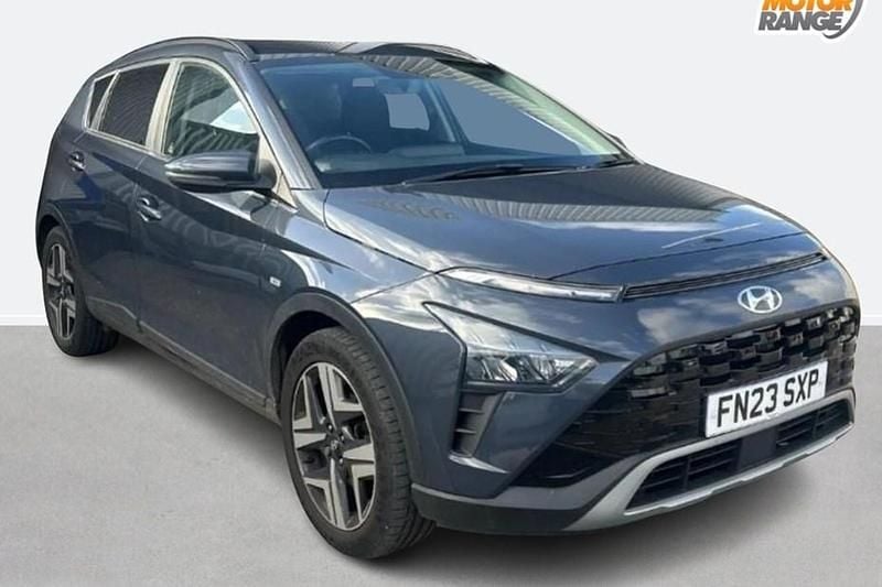 Usado Hyundai Bayon Premium 100 HP (73 kW) 2023 Cinzento SUV
