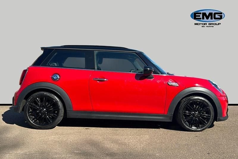Used Mini Cooper S Exclusive 178 HP (130 kW) 2022 Red Hatchback