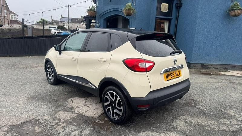 Usado Renault Captur Dynamique 90 HP (66 kW) 2015 Bege SUV
