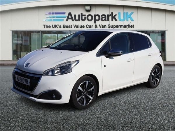White Used 2019 Peugeot 208 S Hatchback | £8,495 (Fair price) - Image 1/1