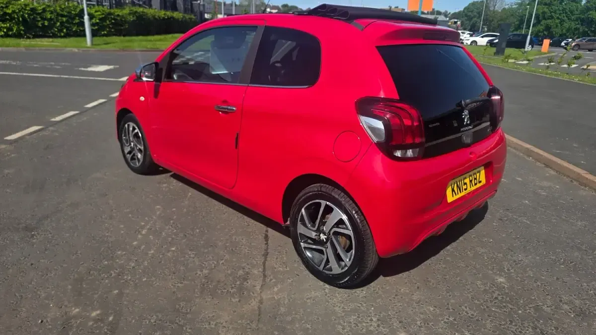 Used Peugeot 108 Allure 82 HP (60 kW) 2015 Red Hatchback