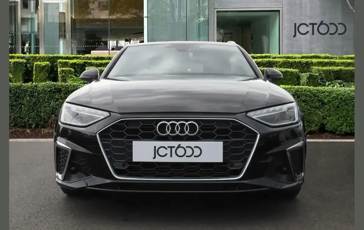 Used Audi A4 S-Line 200 HP (147 kW) 2024 Black Estate