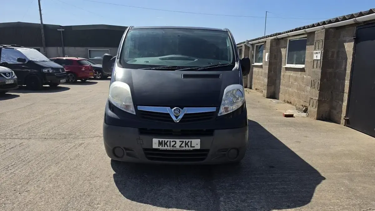 Used Vauxhall Vivaro 115 HP (84 kW) 2012 Black MPV