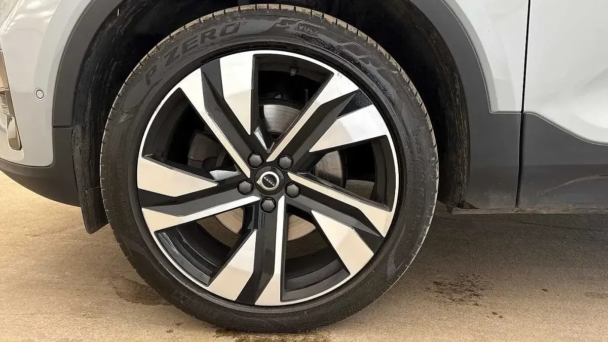 Used Volvo XC40 Ultimate 2023 Grey SUV