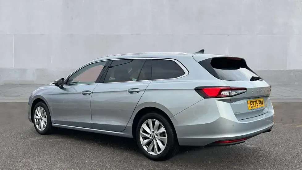 Used Skoda Superb SE Technology 150 HP (110 kW) 2025 Pebble silver metallic