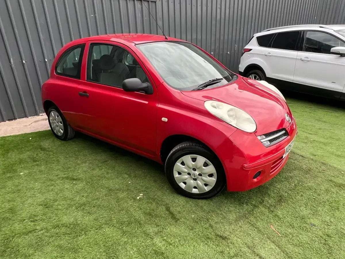 Begagnad Nissan Micra 79 HK (58 kW) 2007 Röd Halvkombi
