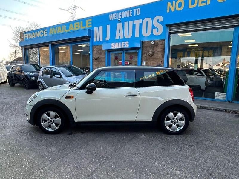 Used Mini Cooper Hatch 136 HP (100 kW) 2014 White Hatchback