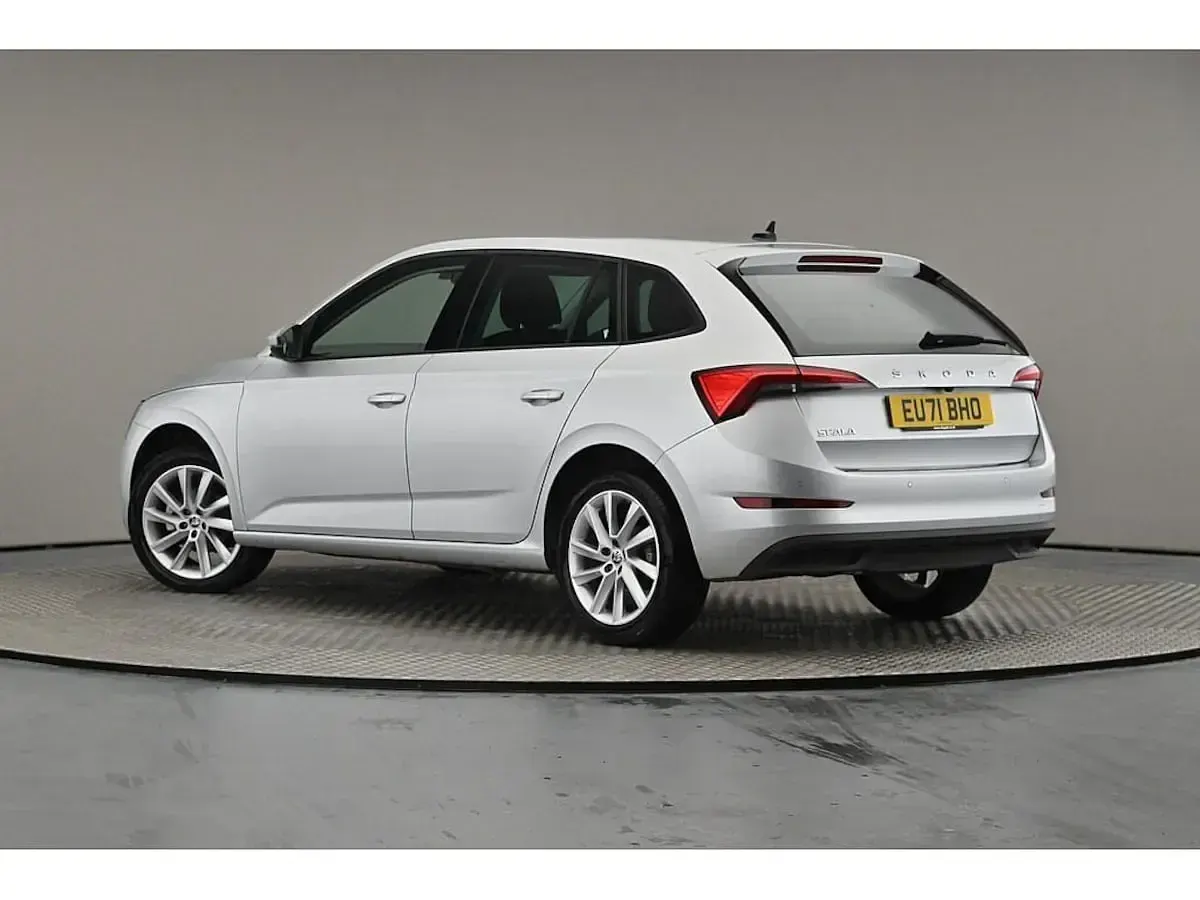 Used Skoda Scala 81 HP (59 kW) 2021 Brilliant silver metallic Hatchback