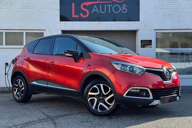 Used Renault Captur Signature 110 HP (80 kW) 2016 Red/black SUV