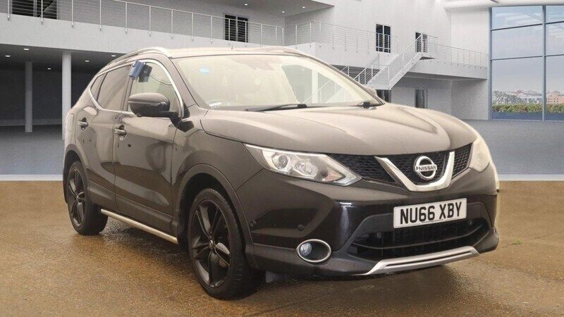 Black pearl Used 2016 Nissan Qashqai Black Edition SUV | £8,575 (Fair price) - Image 1/4