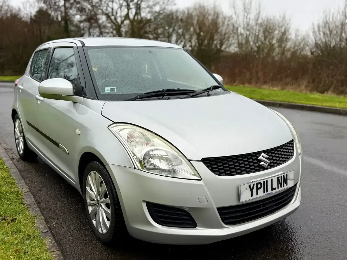 Used Suzuki Swift SZ3 92 HP (67 kW) 2011 Silver Hatchback