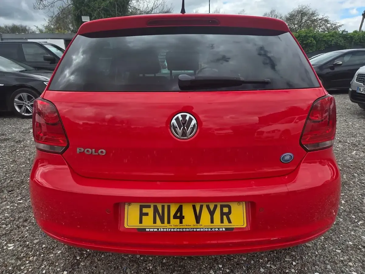 Used VW Polo Edition 60 HP (44 kW) 2014 Red Hatchback