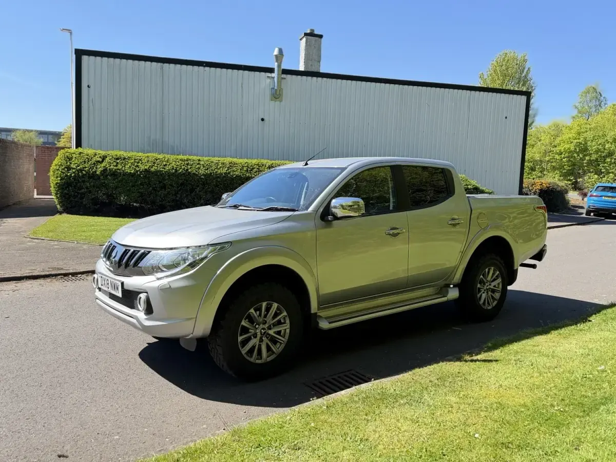 Usado Mitsubishi L200 181 HP (133 kW) 2018 Prateado Pickup
