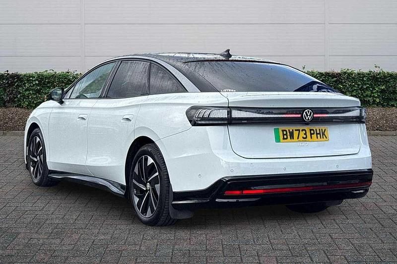 Used VW ID.7 Pro 210 kW (286 HP) 2024 White Hatchback