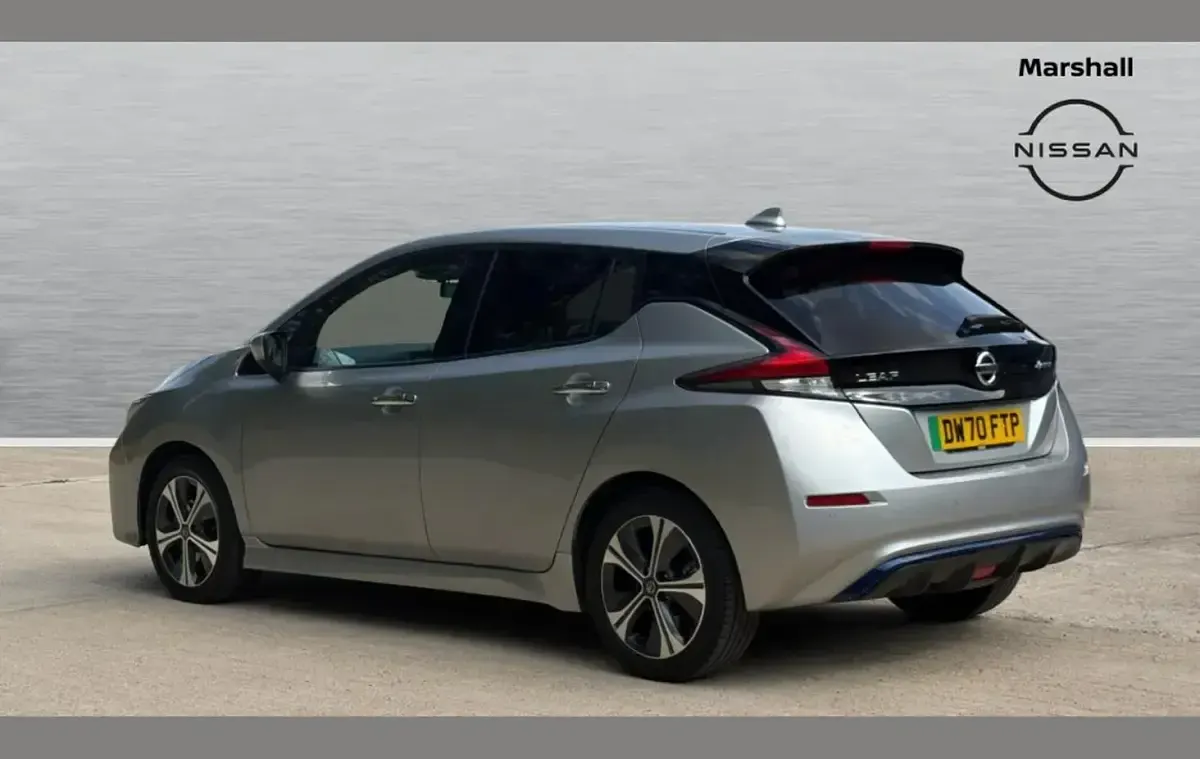 Used Nissan Leaf Tekna 108 kW (147 HP) 2021 Silver Hatchback