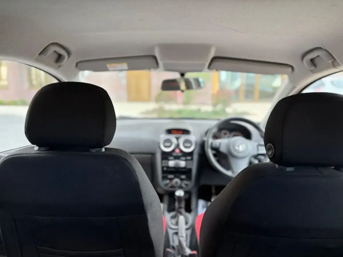 Second-hand Vauxhall Corsa SRi 2014 Roșu Hatchback