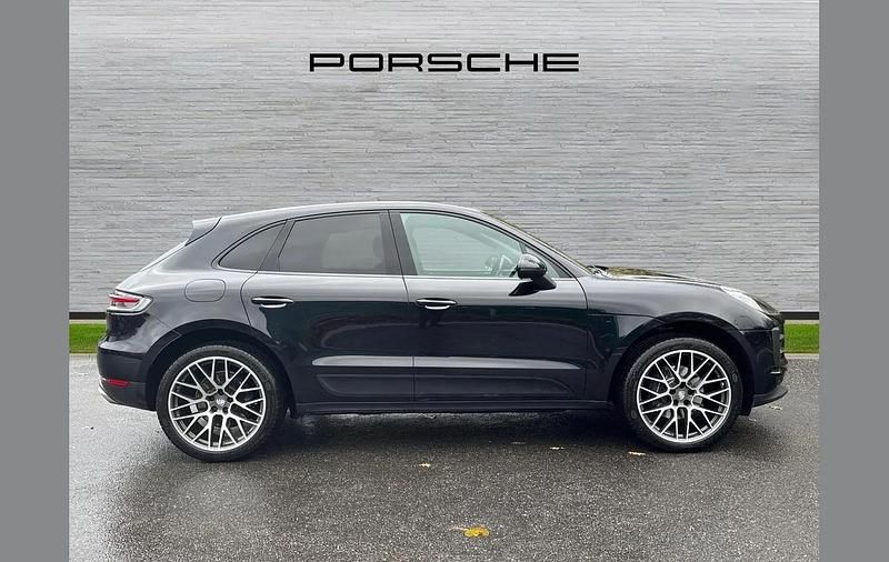 Used Porsche Macan 241 HP (177 kW) 2020 Black SUV
