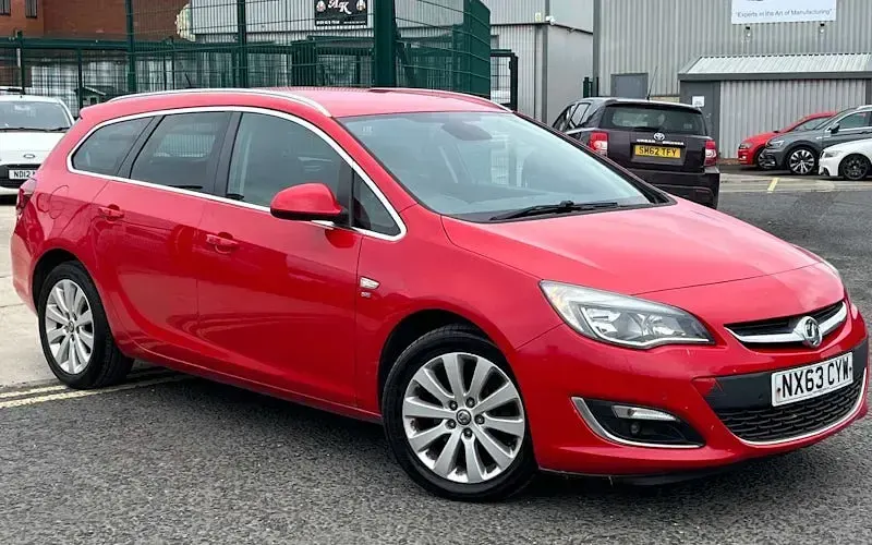 Used Vauxhall Astra 165 HP (121 kW) 2013 Estate