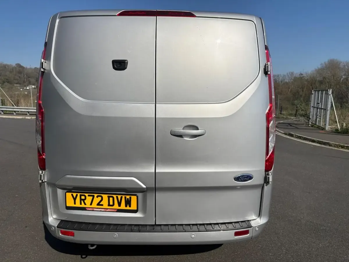 Used Ford Transit Custom Limited 130 HP (95 kW) 2022 Silver Van