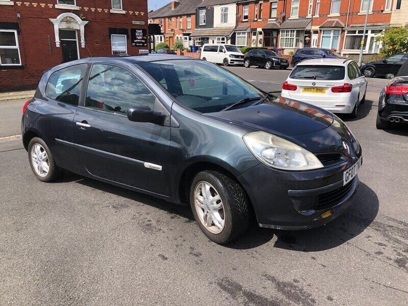 Grey Used 2007 Renault Clio II Rip Curl Hatchback | £995 (Good price) - Image 1/4