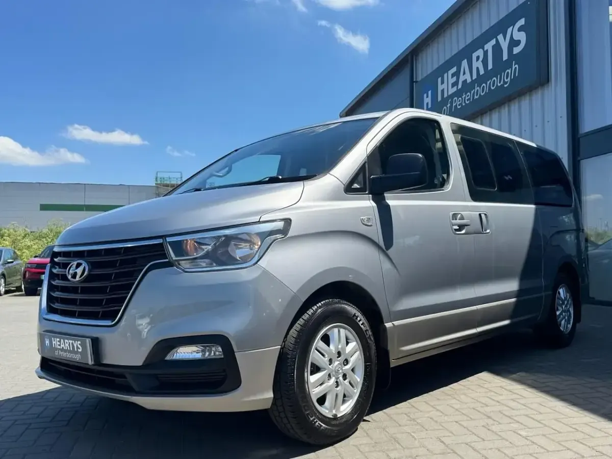 Used Hyundai I800 SE 170 HP (125 kW) 2019 Silver MPV